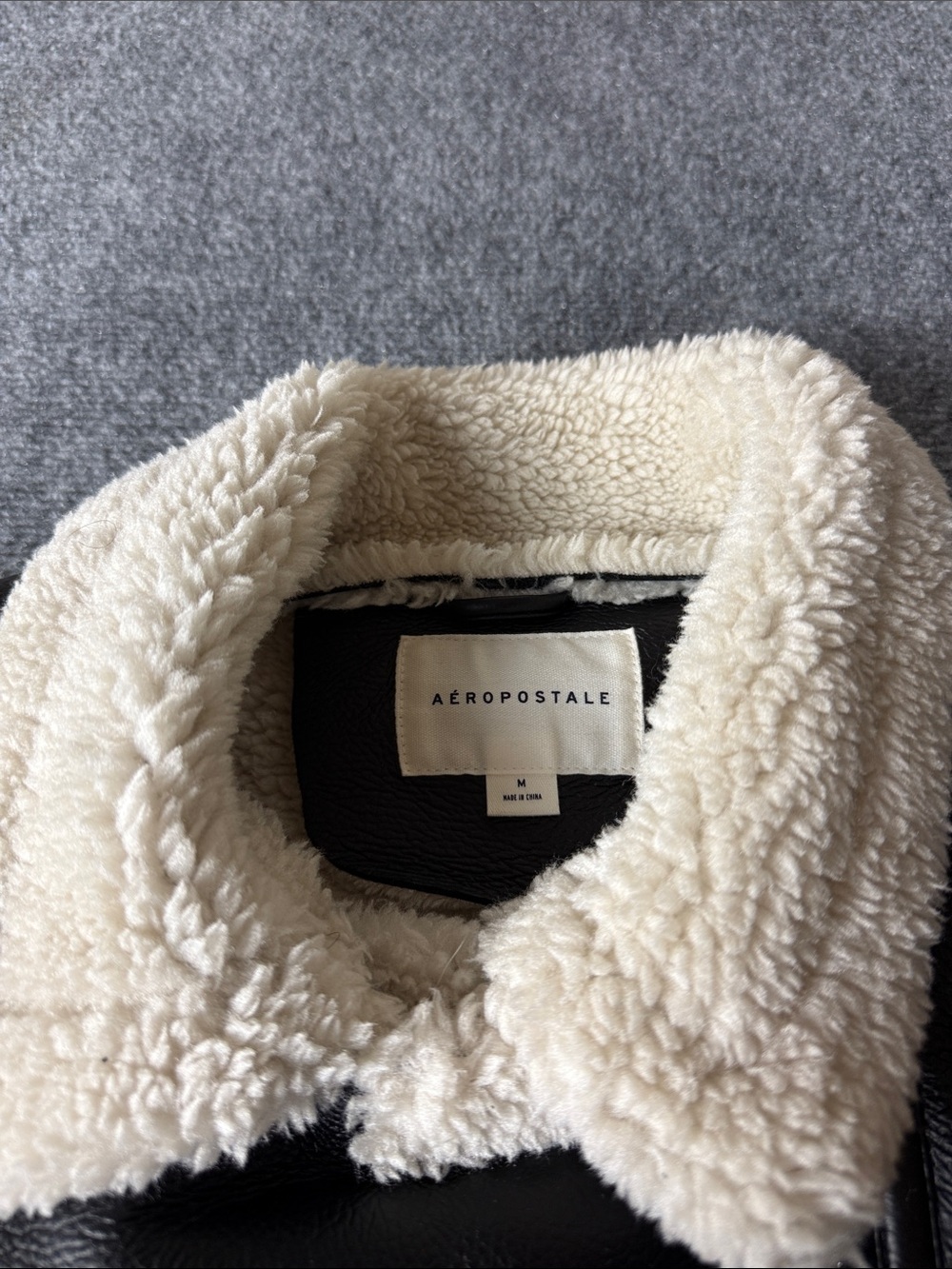 Aeropostale Black Puffer Jacket with Cream Sherpa Trim - Picture 2 of 9